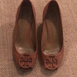Tory Burch tan leather wedges